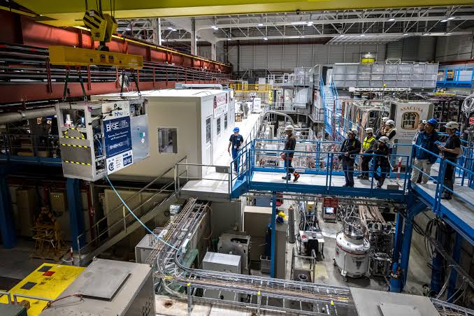 Construir máquinas capaces de estudiar el universo cuesta miles de millones. El CERN ha calculado cuánto dinero nos devuelven